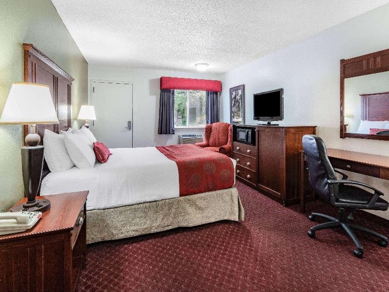 Baymont by Wyndham Bozeman image