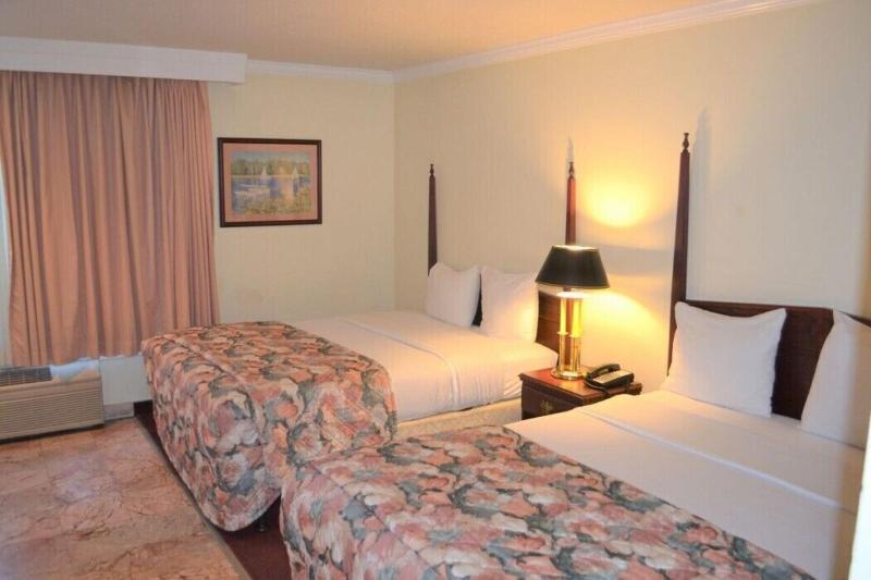 Merced inn & suites image