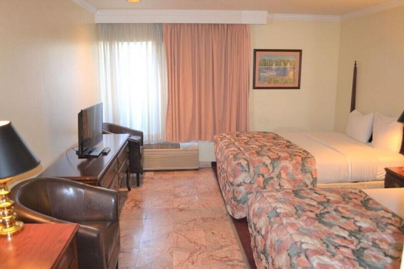 Merced inn & suites image