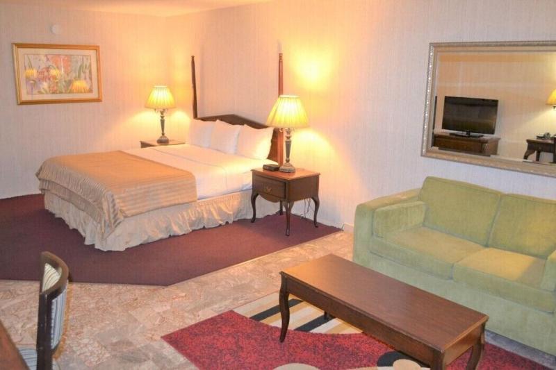 Merced inn & suites image