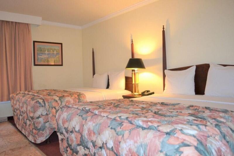 Merced inn & suites image