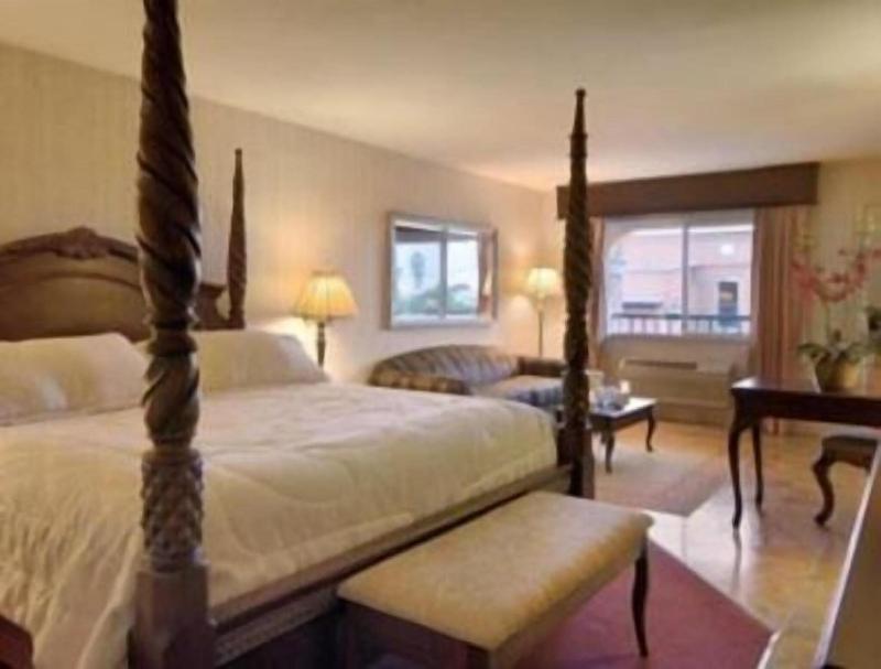 Merced inn & suites image