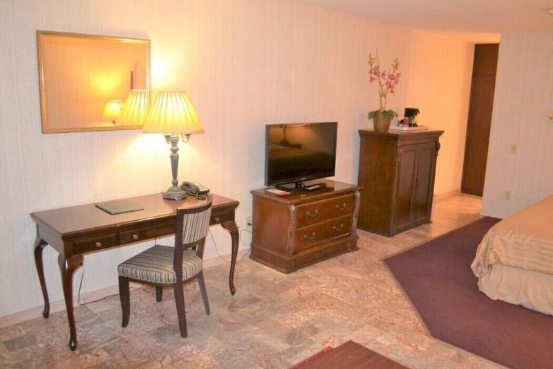 Merced inn & suites image