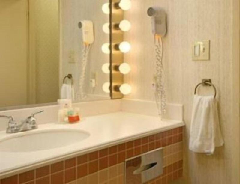 Merced inn & suites image