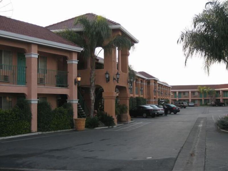 Merced inn & suites image