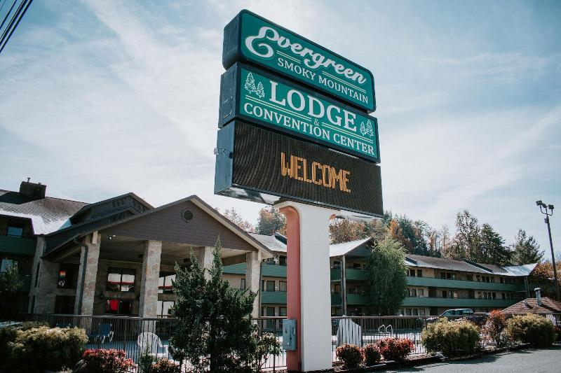 Ramada by Wyndham Pigeon Forge South