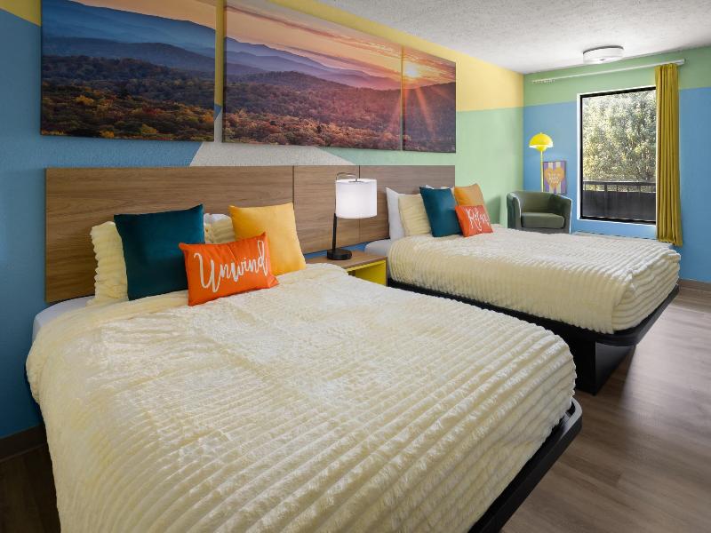 SUITE THREE BEDS