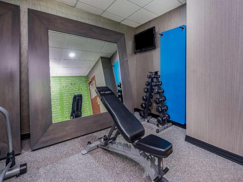 La Quinta Inn & Suites by Wyndham Fairborn Wright image