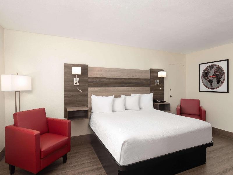 Ramada by Wyndham Kingman image