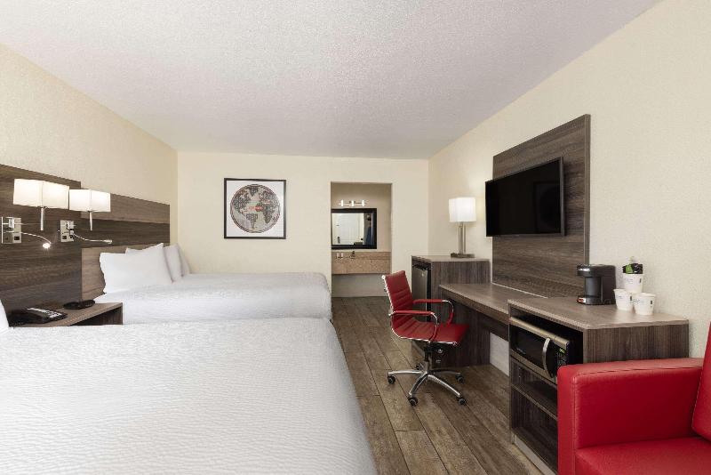 Ramada by Wyndham Kingman image