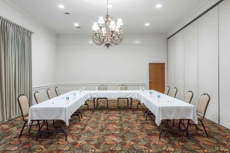 Comfort Inn Huntington Near University Area image