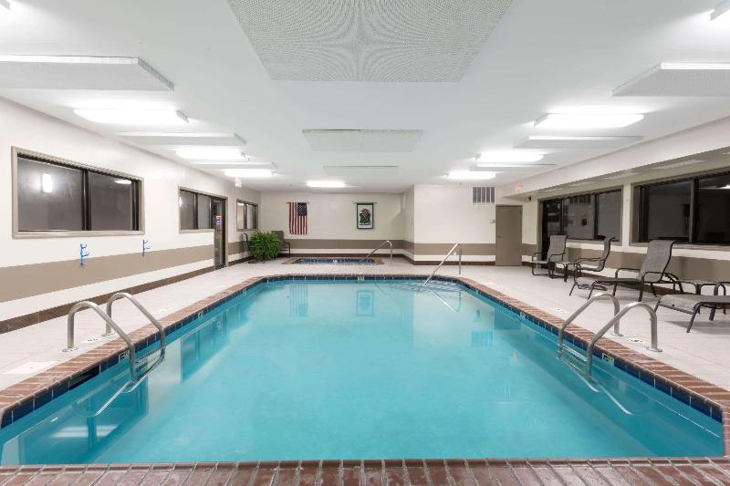 Comfort Inn Huntington Near University Area image