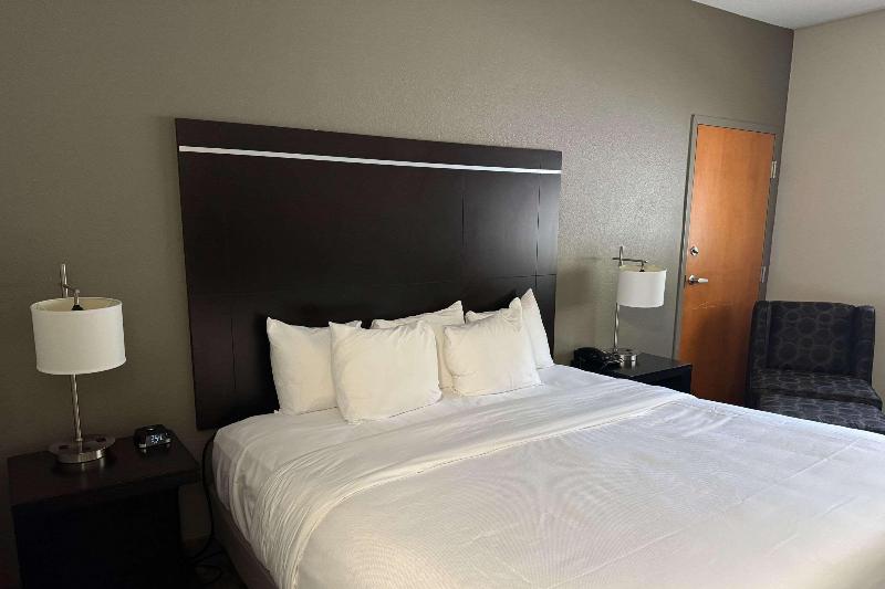 Comfort Inn Huntington Near University Area image