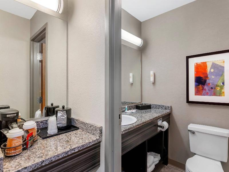 Comfort Inn Huntington Near University Area image
