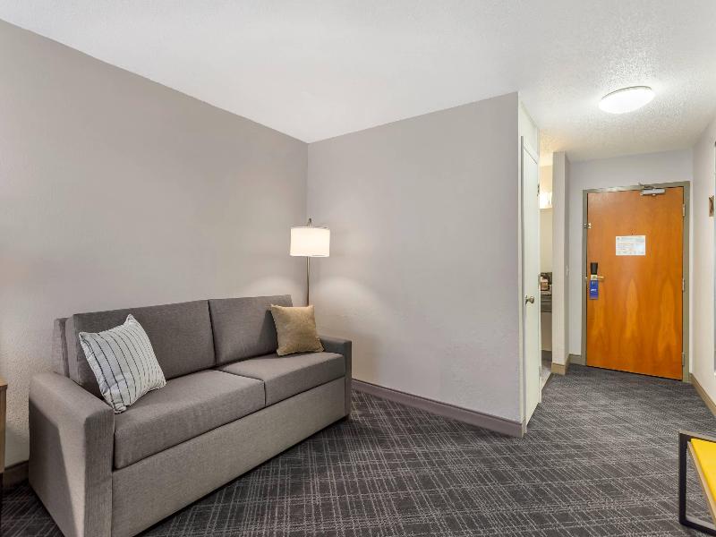 Comfort Inn Huntington Near University Area image