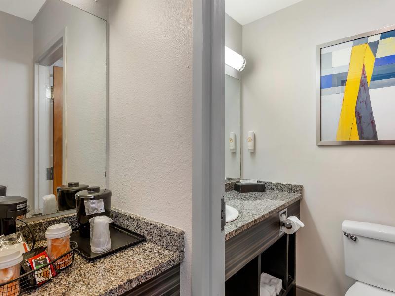 Comfort Inn Huntington Near University Area image