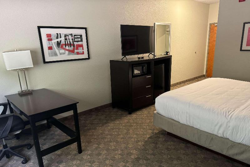 Comfort Inn Huntington Near University Area image