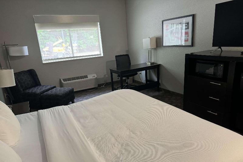 Comfort Inn Huntington Near University Area image
