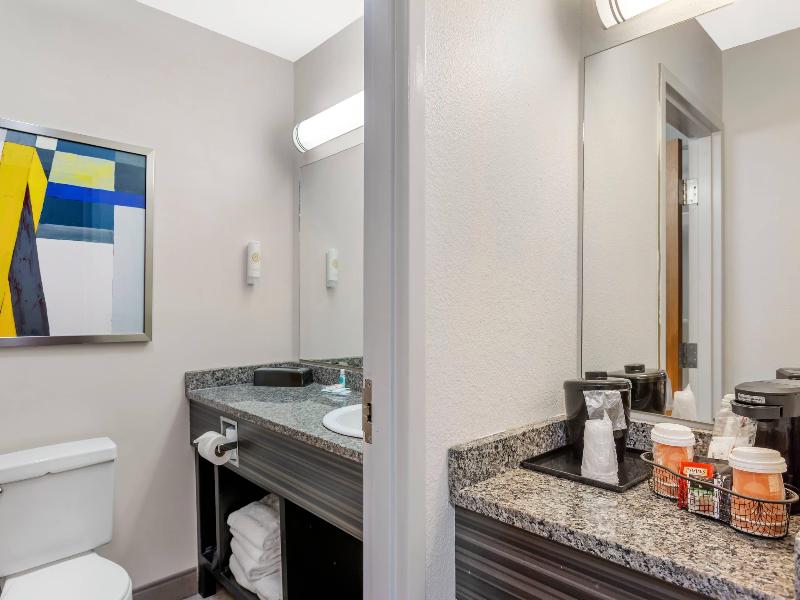 Comfort Inn Huntington Near University Area image