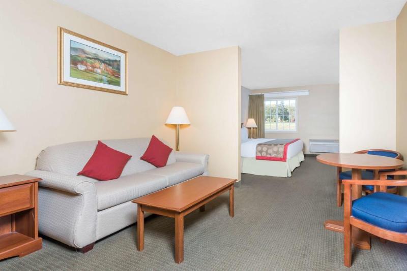 Ramada by Wyndham Strasburg image