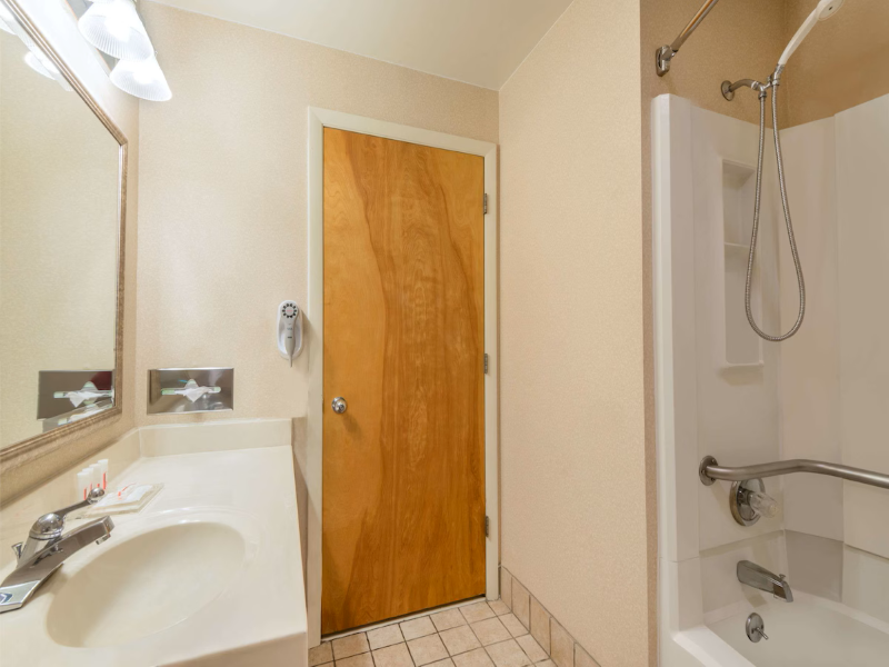 Ramada by Wyndham Columbus Polaris image