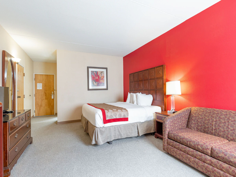 Ramada by Wyndham Columbus Polaris image