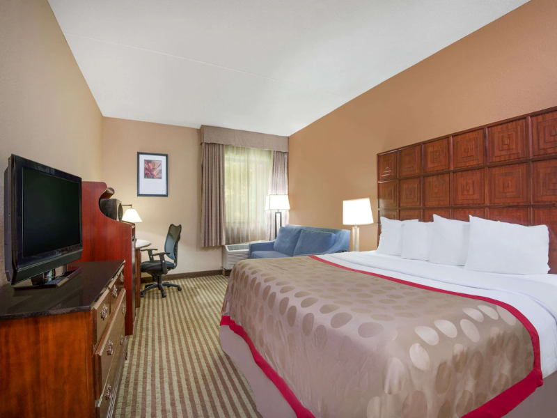 Ramada by Wyndham Columbus Polaris image