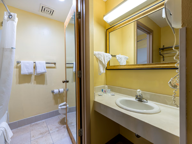 Ramada by Wyndham Columbus Polaris image