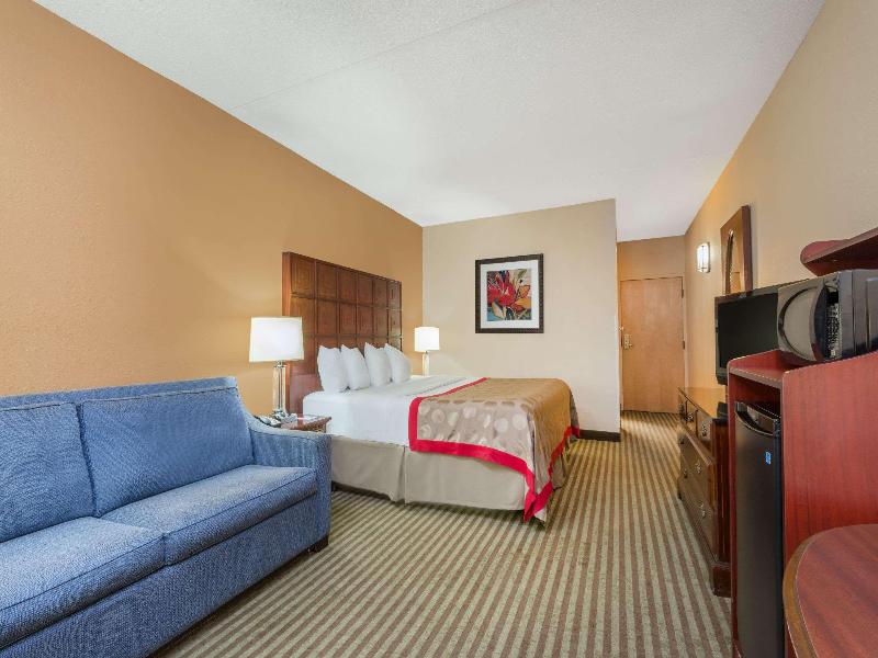 Ramada by Wyndham Columbus Polaris image