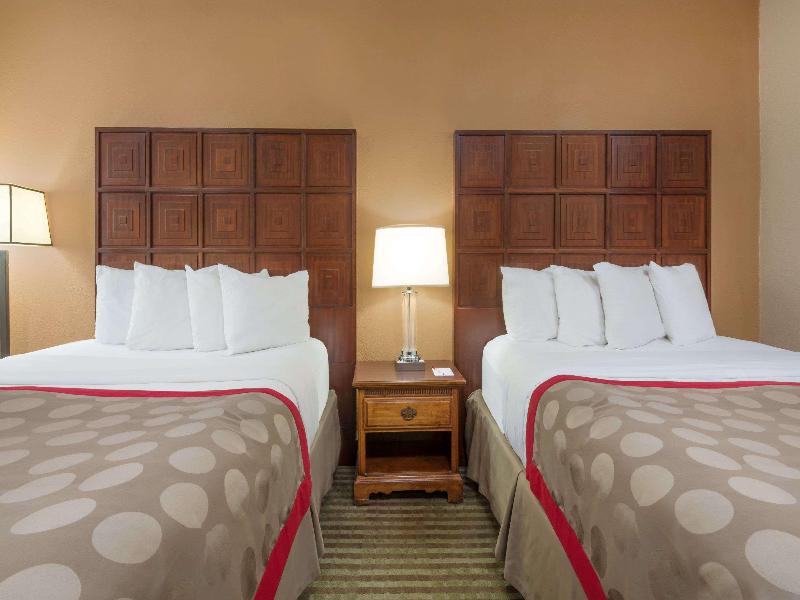 Ramada by Wyndham Columbus Polaris image