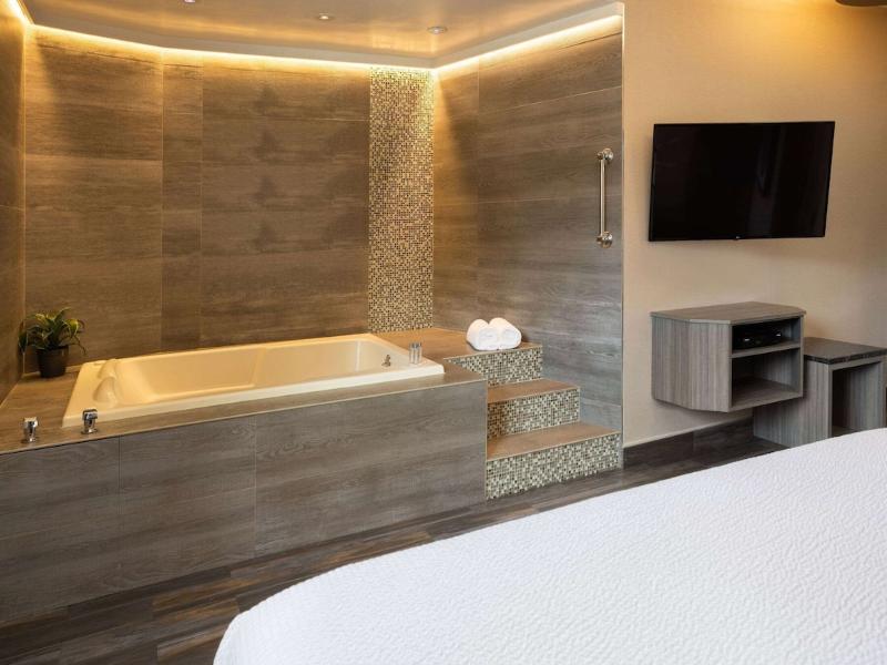 Ramada by Wyndham Bronx image