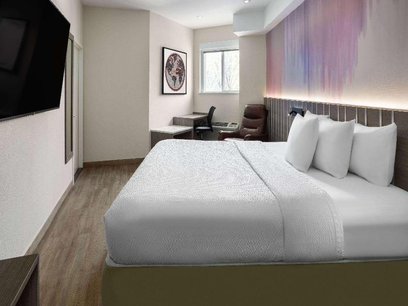 Ramada by Wyndham Bronx image