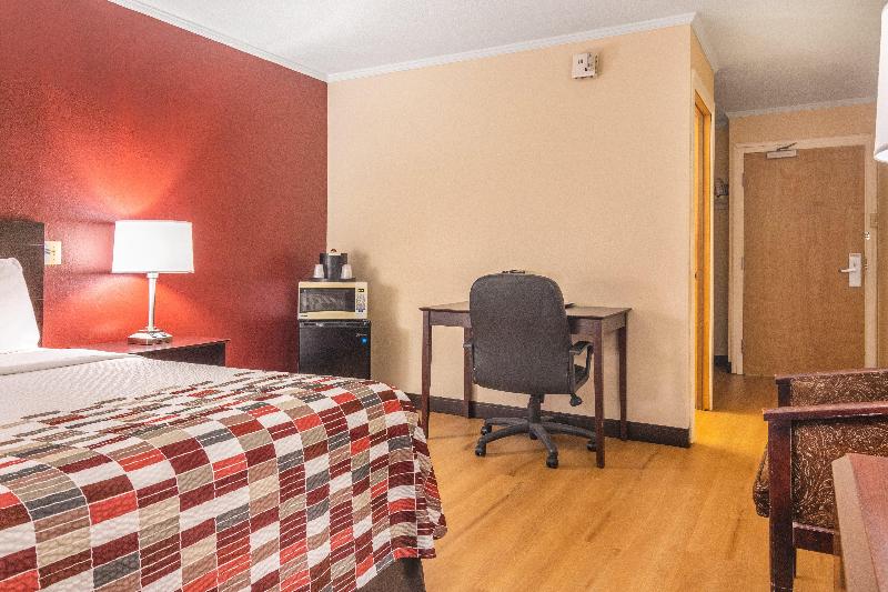 Red Roof Inn Ashtabula - Austinburg image