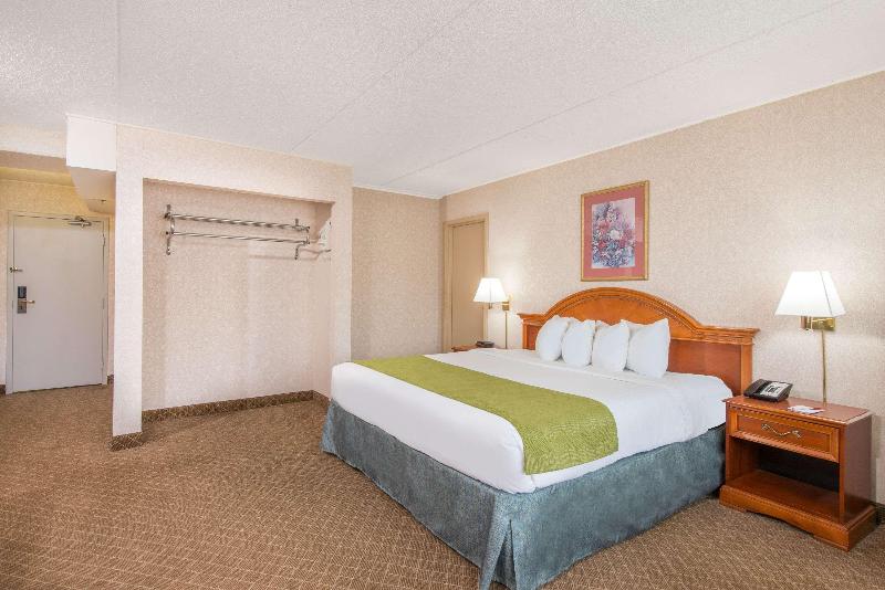 Ramada By Wyndham Cumberland Downtown image