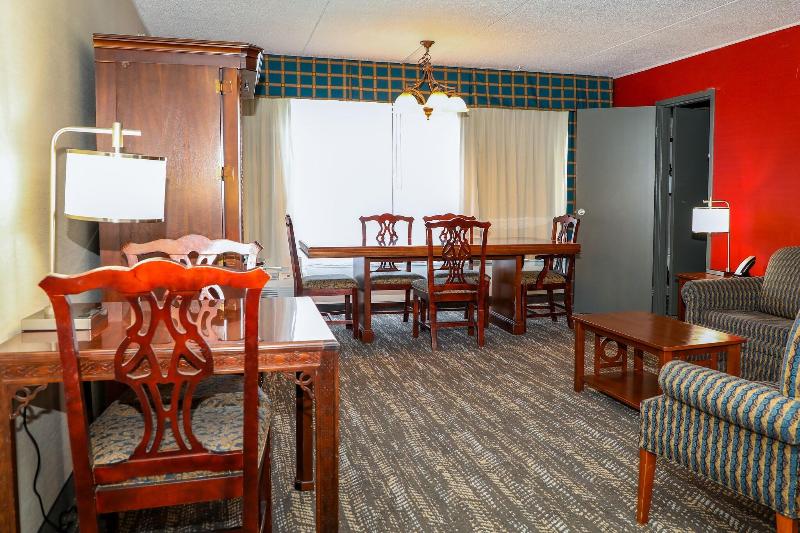 Ramada By Wyndham Cumberland Downtown image