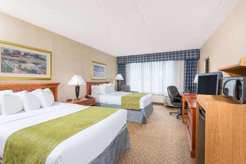 Ramada By Wyndham Cumberland Downtown image