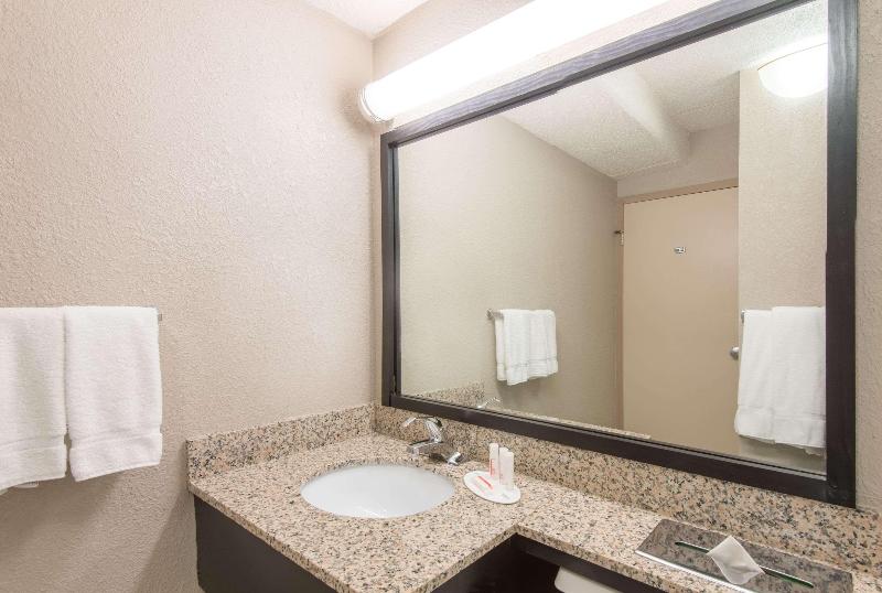 Ramada By Wyndham Cumberland Downtown image