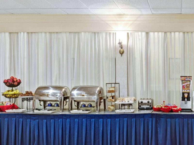 Ramada By Wyndham Seekonk Providence Area image