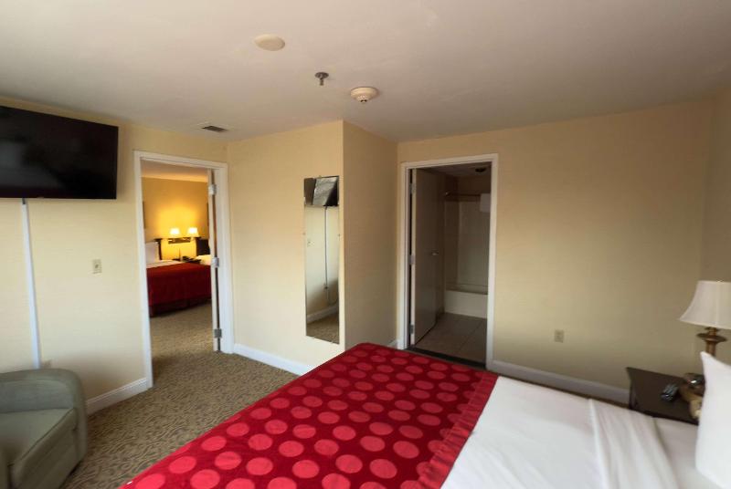 Ramada By Wyndham Seekonk Providence Area image