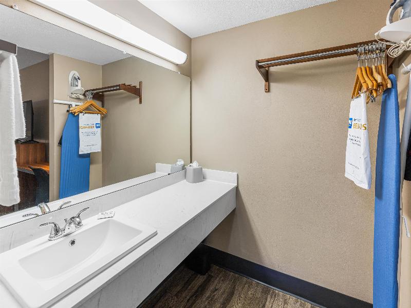 Surestay By Best Western Helen Downtown image
