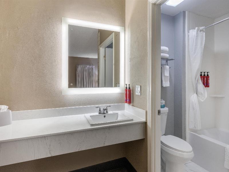 Surestay By Best Western Helen Downtown image