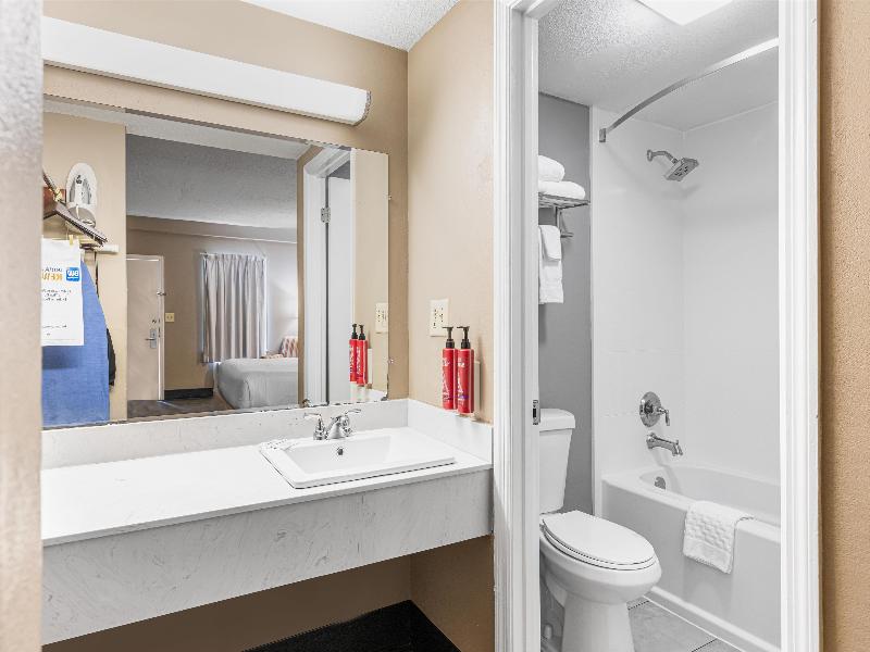 Surestay By Best Western Helen Downtown image