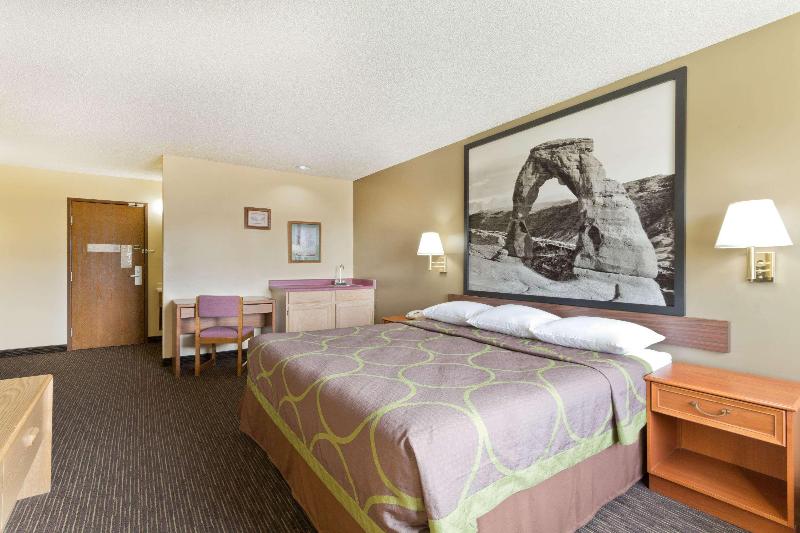 Super 8 By Wyndham Richfield Ut image