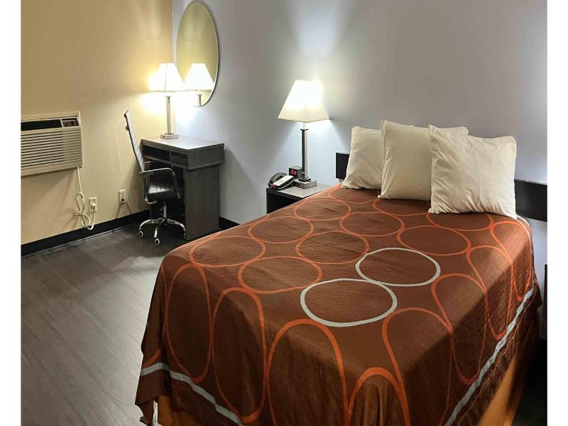 Motel 6 Litchfield, Il image