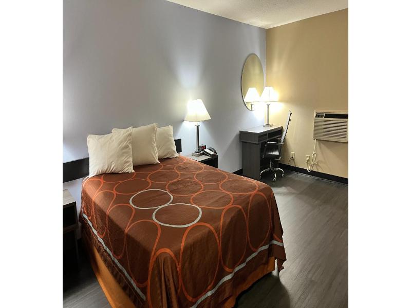 Motel 6 Litchfield, Il image