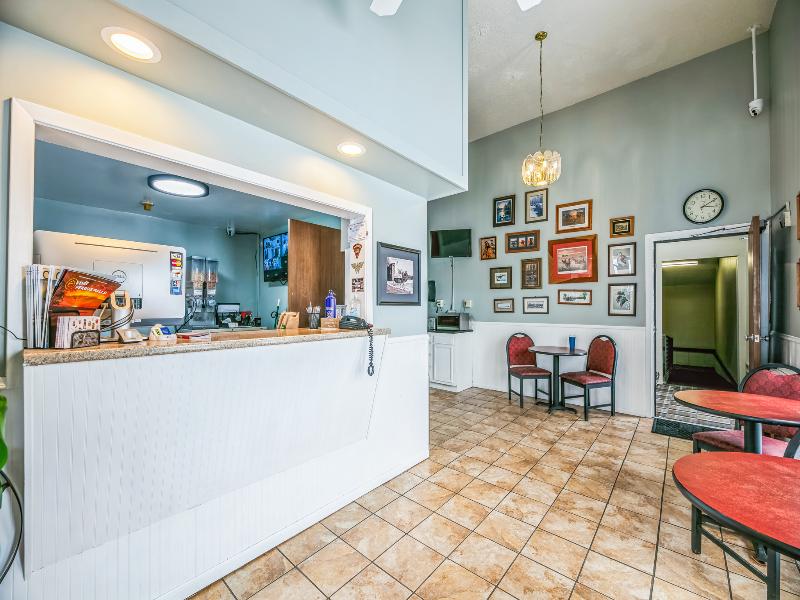 . Hotel 8 Fergus Falls