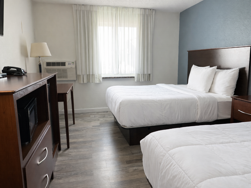 Hotel 8 Fergus Falls image