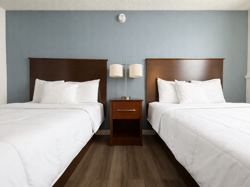 Hotel 8 Fergus Falls image