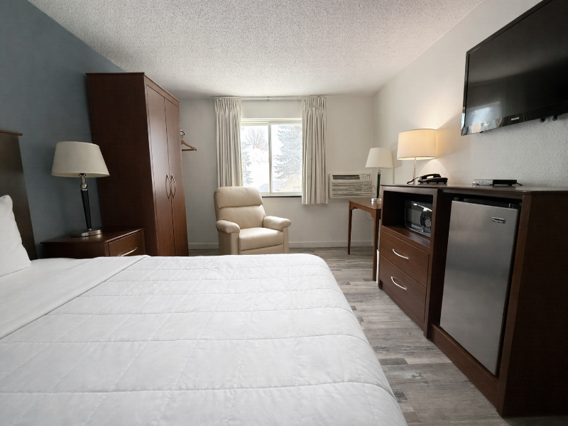 Hotel 8 Fergus Falls image