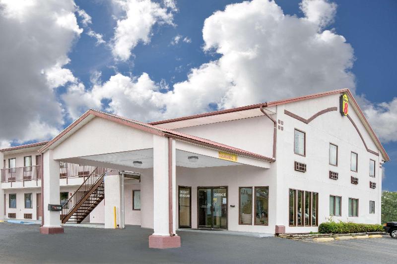 Super 8 by Wyndham Moody — general view